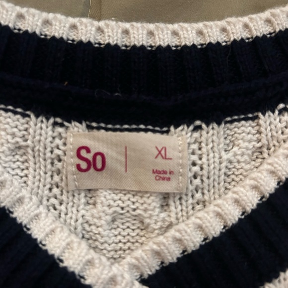 Nautical Sweater Vest. Size Junior XL - Picture 2 of 2